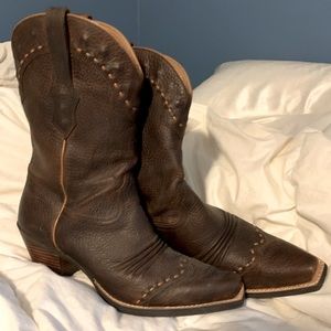Brand new pair of western boots. Size 9